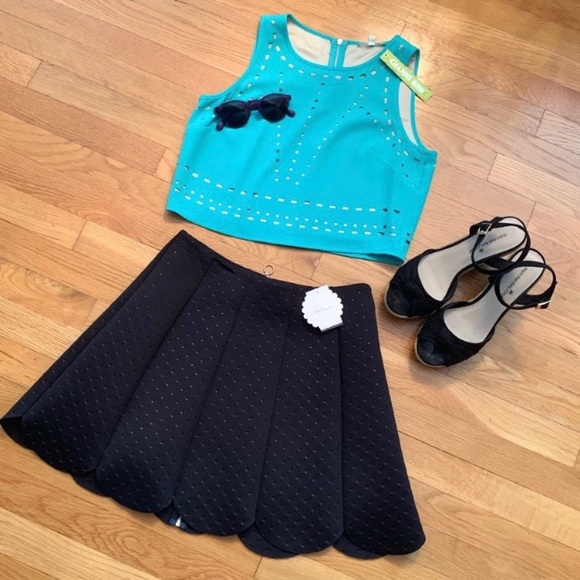 Soprano Scuba Knit NWT Scalloped Hemline Skirt - Picture 2 of 8